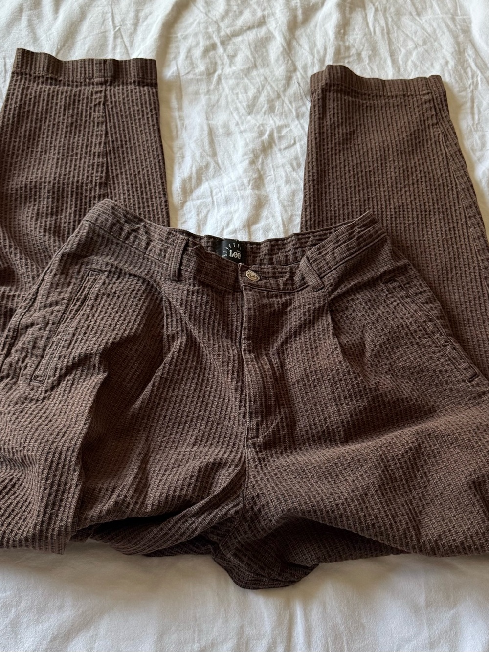 Vintage 1999 Lee Women’s Dark Brown Waffle-Textured Corduroy Pants